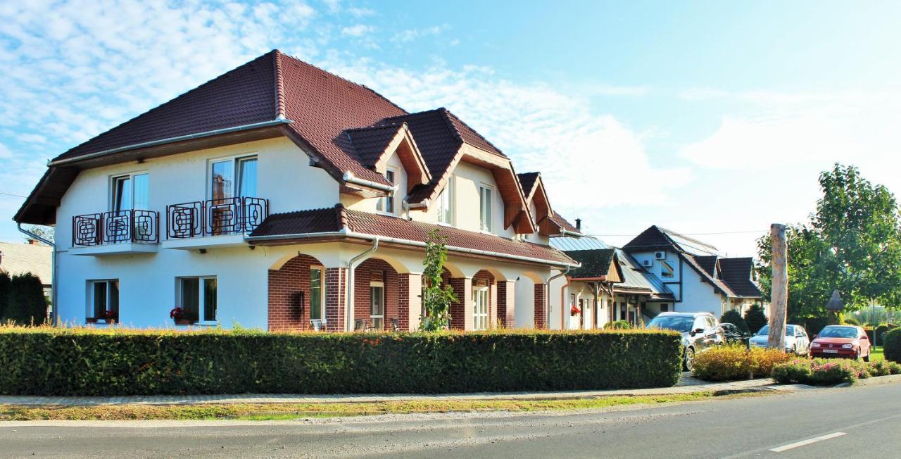 Főnix Apartmanház Nagypáli Exterior foto