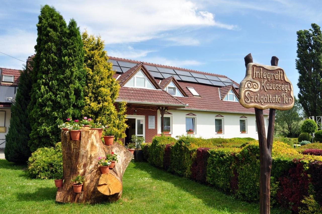 Főnix Apartmanház Nagypáli Exterior foto
